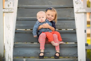 children siblings new madrid child on stairs stephanie greenwell southeast missouri photographer